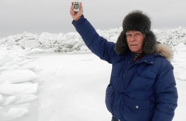 Известный океанолог пропал на границе с Каспийским морем В Астраханской области начались поиски 76-летнего Петра Бухарицина, который является руководителем регионального отделения Русского географического общества. Он пропал во время экспедиции на острове Укатный. Об этом стало известно от Пограничного управления ФСБ России по Республике Калмыкия и Астраханской области. «Для поисковых работ, которые проводит Каспийская флотилия, задействованы пограничный корабль и два катера. По последним полученным данным, ученый пропал на одном из островов в авандельте во время историко-географической экспедиции», – отметили в ФСБ. В минувшие выходные участники экспедиции высадились на острове Укатный, который находится на границе с Каспийским морем в восточной части дельты Волги, недалеко от границы с Казахстаном. У них было свободное время для изучения острова. Южная служба новостей