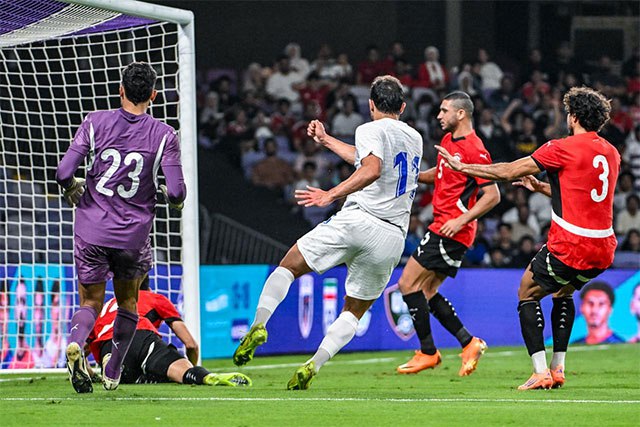 Остон Урунов принес сборной Узбекистана победу над Египтом голы Сборная Узбекистана одержала победу над национальной командой Египта со счетом 2 0 в матче товарищеского турнира Al Ain International Cup который проходит в Дубае ОАЭ English O zbek tilida Ўзбек тилида На русском iOS Android