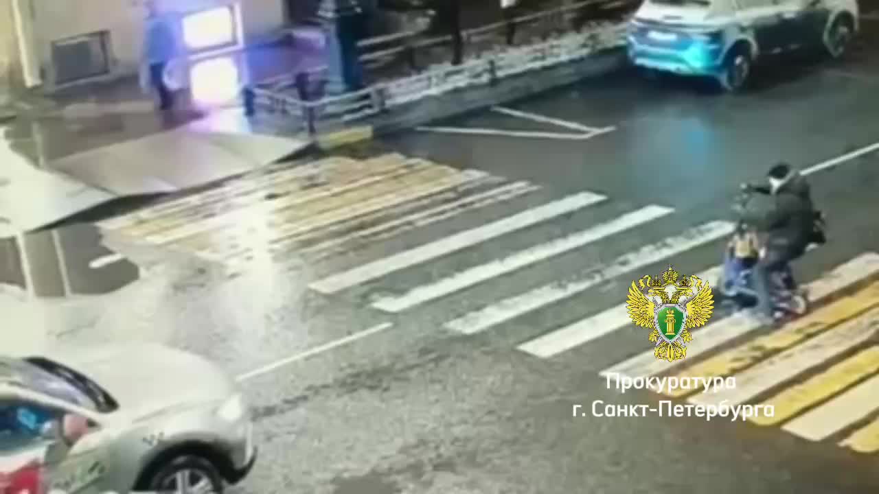 В Петербурге пассажир такси выстрелил в самокатчика за блокировку дороги
