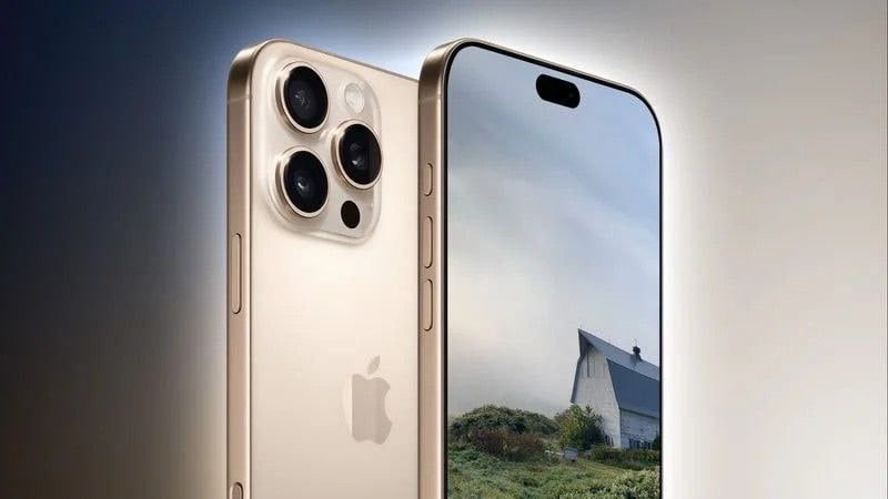 В iPhone 18 Pro серьёзно обновят камеру  Добавят сенсор с переменной диафрагмой.  Нововведение позволит устройству автоматически регулировать количество света, попадающего на сенсор, что улучшит качество фотографий при разных условиях освещенности.  Также это даст возможность лучше контролировать глубину резкости, делая объекты более чёткими или создавая эффект размытого фона.