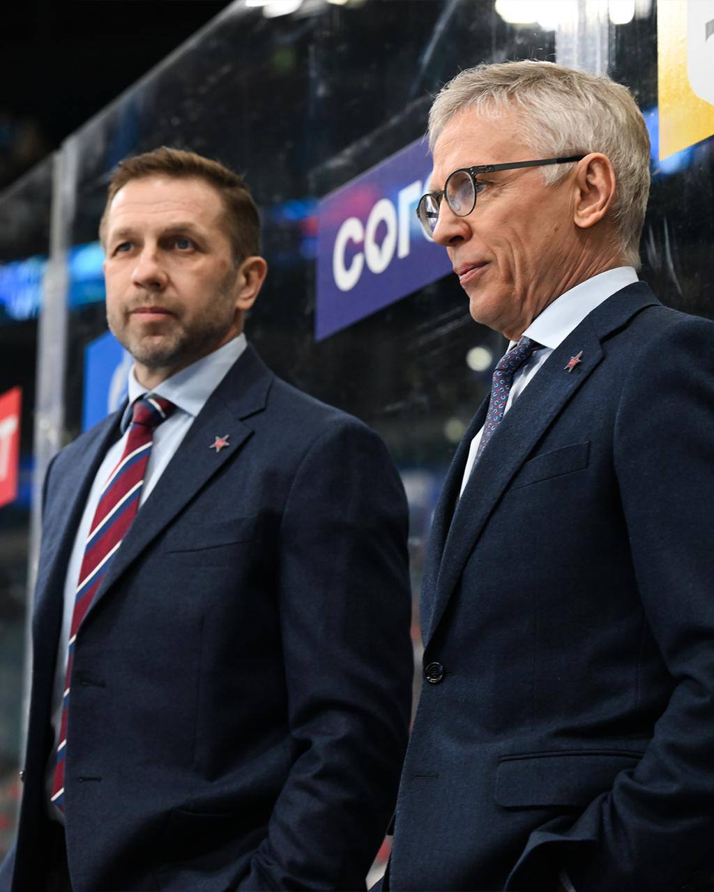 Игорь Ларионов отлучился по важным хоккейным делам по поручению руководства клуба и уже в понедельник присоединится к команде На время его отсутствия исполнять обязанности главного тренера будет Юрий Бабенко Скажи хоккею СКА