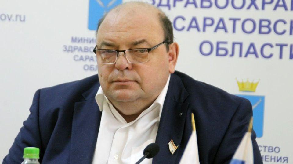 Суд оправдал бывшего главу областного минздрава Костина Экс-главу министерства здравоохранения Саратовской области Олега Костина признали невиновным. В марте местные СМИ сообщили, что в 2023 году ведомство обязали обеспечить необходимым лекарством ребёнка-инвалида. Так как минздрав не исполнил решение суда, его привлекли к административной ответственности, а позже возбудили уголовное дело по ч. 1 ст. 315 УК неисполнение судебного решения . Фигурантом стал Костин, возглавлявший министерство с мая 2020-го по июнь 2024 года. В самом ведомстве воздержались от комментариев по ситуации. Как рассказали, в судебном участке N1 Фрунзенского района, который рассматривал дело, сегодня бывшего министра оправдали.