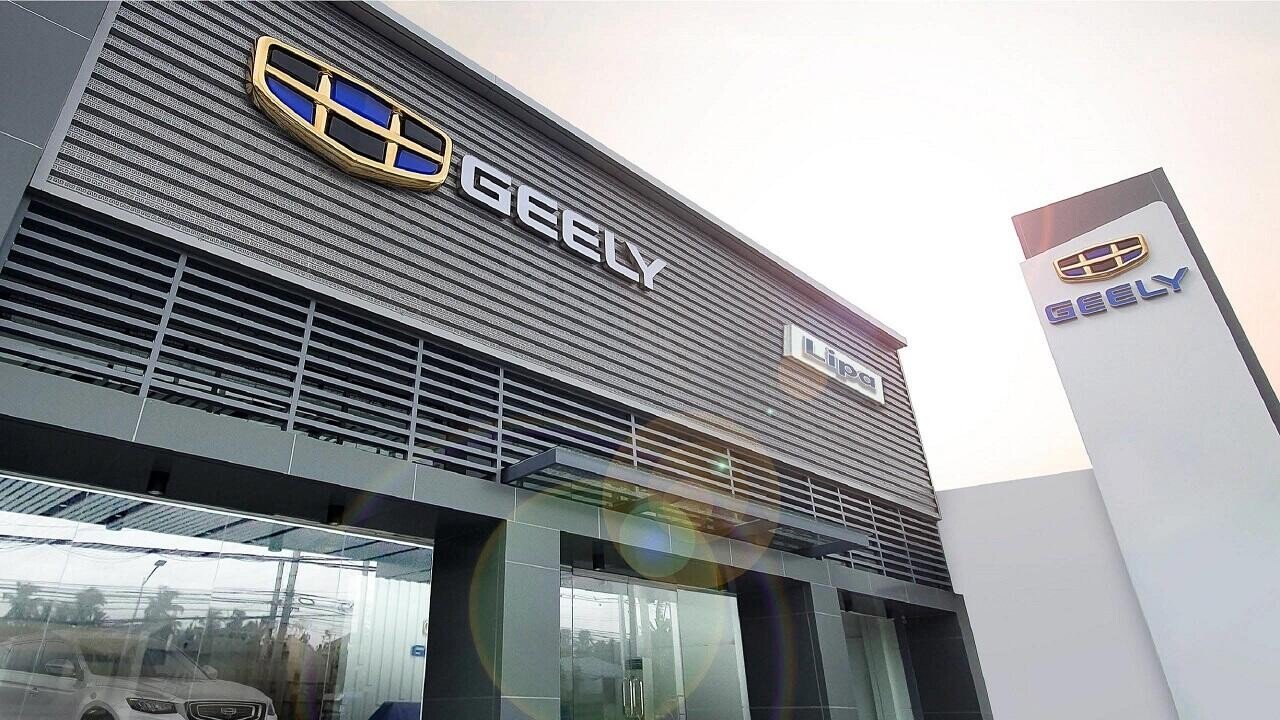Прибыль Geely за полгода заметно превзошла прогнозы. Что помогло?    ​Прибыль китайского автогиганта Geely за первое полугодие существенно превзошла прогнозы, чему способствовал резкий рост продаж машин, выпущенных подразделениями компании.    Подробности здесь.    #myfin_news