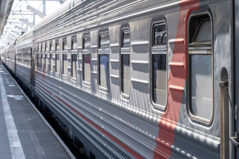 Дополнительные поезда из Петербурга в Москву и обратно запустят на выходных Из-за высокого спроса РЖД добавит еще четыре рейса: № 250 Москва — Санкт-Петербург 25 июля в 8:10; № 154 Москва — Санкт-Петербург 26 июля в 1:25; № 237 Санкт-Петербург — Москва 27 июля в 16:30; № 257 Санкт-Петербург — Москва 28 июля в 1:57. AntonSAN / Shutterstock