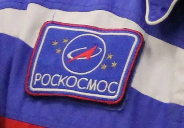 Спутники для съемки Земли запустят с космодрома Восточный Аппараты Аист 2Т придут на смену спутнику Аист 2Д Он работал на орбите почти восемь лет Стартовый комплекс Союз космодрома Восточный готовят к приему ракеты космического назначения Союз 2 1б с космическими аппаратами Аист 2Т 1 2 и попутной полезной нагрузкой Специалистам необходимо убедиться в работоспособности технологического оборудования и взаимодействии систем между собой Также расчет проверяет пригодность компонентов ракетного топлива и специальных газов перед заправкой ракеты рассказали в Центре эксплуатации объектов наземной космической инфраструктуры ЦЭНКИ Напомним спутники Аист 2T отправят на орбиту в конце этой недели Пуск запланирован 28 декабря в 22 18 по местному времени резервная дата 29 декабря Аист 2T 1 и 2 малые космические аппараты предназначенные для дистанционного зондирования Земли Спутникам предстоит выполнять стереоскопическую съемку поверхности планеты Это необходимо для создания цифровых моделей местности и мониторинга чрезвычайных ситуаций пожаров наводнений вулканической активности Спутники будут работать в паре для повышения точности данных Срок их активного существования не менее пяти лет До аппаратов Аист 2Т на орбите почти восемь лет работал спутник предыдущей модификации Аист 2Д Площадь территории земной поверхности отснятой аппаратом за время работы составила более 93 миллионов квадратных километров сообщили в пресс службе Роскосмоса ТЕЛЕПОРТ РФ здесь все об Амурской области  Мы в МАХ  Написать нам