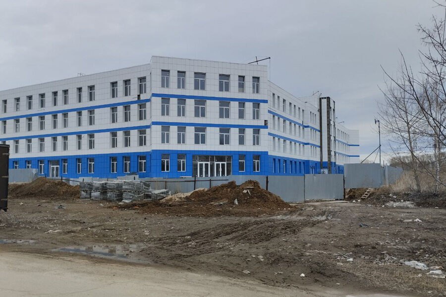 Строительство поликлиники в Кировском районе Новосибирска продлили до 2026 года Мэрия Новосибирска продлила до 1 января 2026 года срок действия разрешения на строительство поликлиники №13 на ул. Александра Чистякова в Кировском районе. Объект возводит ООО «Седьмая концессионная компания» в рамках государственно-частного партнерства входит в ГК «ВИС» — Ред. . Первоначально разрешение было выдано в декабре 2021 года. Подробнее читайте по ссылке INFOPRO54 Фото редакции Infopro54, автор- Юлия Данилова