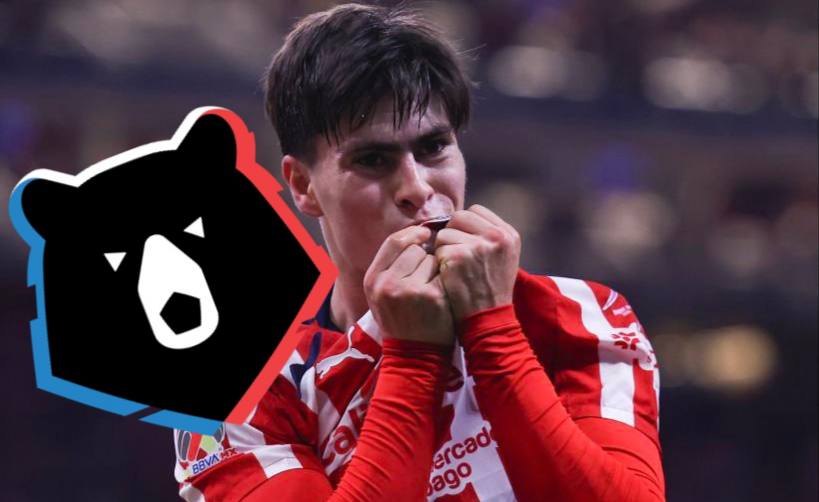 В РПЛ может оказаться третий мексиканец один из рос клубов уже вышел на Гвадалахару по трансферу 22 летнего форварда Армандо Гонсалеса Предложения на столе пока нет но интерес из России и арабских стран к футболисту активный у него одна из самых маленьких зарплат в команде а также контракт который истекает через год Нападающим также интересуется Овьедо В нынешнем сезоне Апертуры на счету Гонсалеса 10 голов в 15 матчах В РПЛ уже выступают два других мексиканца Монтес и Чавес докладывает Record