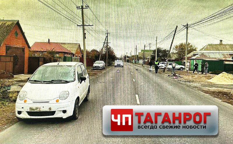 Под Таганрогом женщина насмерть сбила пожилую велосипедистку  Авария произошла 9 ноября в селе Долоковка Неклиновского района. 69-летняя местная жительница на велосипеде ехала справа налево, навстречу автомобилю, не убедившись в отсутствии приближающихся транспортных средств.