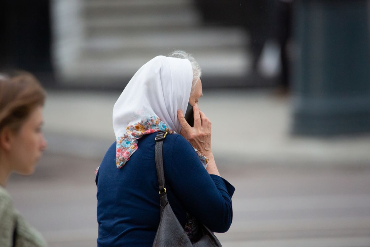 Госдума рассматривает законопроект о защите пенсионеров преступления против них могут стать отягчающим обстоятельством kaluganews ru fn 1753845 html Депутаты Государственной Думы от КПРФ Юрий Афонин и Алексей Куринный представили законопроект который предполагает признание преступлений совершенных против пенсионеров отягчающим обстоятельством Проект и документы по нему уже направлен в Верховный суд РФ для получения официального отзыва Прислать новость Подписаться