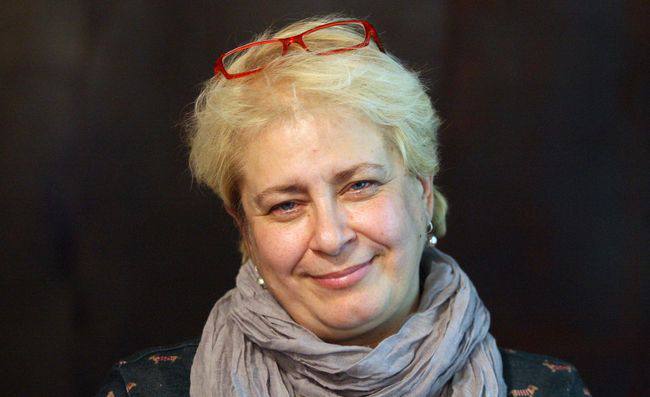 Кинокритик Екатерина Барабаш скрылась из-под домашнего ареста в России по делу о фейках о ВС РФ и сейчас находится в Париже. Как сообщил журналист Денис Катаев , с эвакуацией Барабаш помогла организация «Репортеры без границ». Барабаш вывезли в результате тайной операции, аналогичной вывозу из России журналистки Марины Овсянниковой. Барабаш была под домашним арестом в России порядка двух месяцев. В феврале ей предъявили обвинение в распространении фейков о российской армии из-за постов в соцсетях. 21 апреля её объявили в розыск и заочно арестовали. иноагенты
