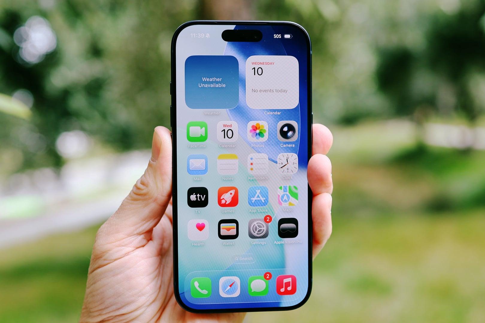 Apple выпустит минимум 15 новых устройств в 2026 году  iPhone 17e  iPad A18  iPad Air M4  MacBook Air M5  MacBook Pro M5 Pro и M5 Max  Apple Watch Series 12  iPhone 18  iPhone 18 Pro и 18 Pro Max  Mac mini M5  Mac Studio M5  iPad mini с OLED экраном Это не окончательный список Вероятно Apple сможет нас удивить чем то ещё   www iphones ru 1343687 новости iphonesru