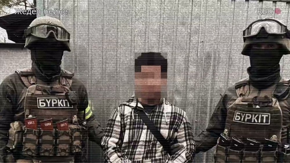 КНБ провел задержания в Астане, области Абай, Актюбинской и Туркестанской областях. Операция по пресечению деятельности религиозных радикалов была проведена в апреле. "По подозрению в пропаганде терроризма и разжигании религиозной розни, в том числе посредством социальных сетей, задержаны 4 гражданина Казахстана, один из которых был ранее судим. В ходе обысков по местам проживания изъяты вещественные доказательства. Проводятся досудебные расследования по статьям 174 и 256 Уголовного кодекса", - рассказали в КНБ.