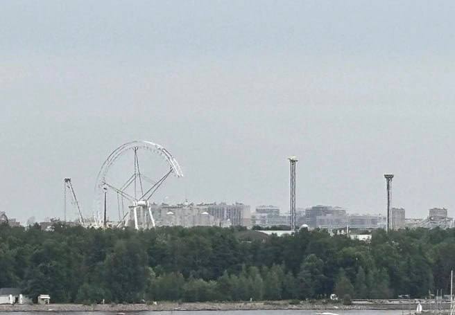 В «Диво-острове» строят новое колесо обозрения высотой в 70 метров. Оно откроется уже в этом году.