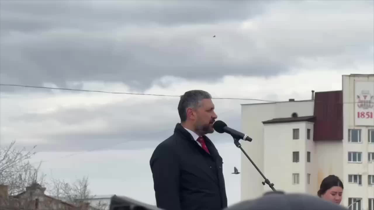 Губернаторы Забайкалья и Челябинска поздравили трудовые коллективы с Праздником Весны и Труда