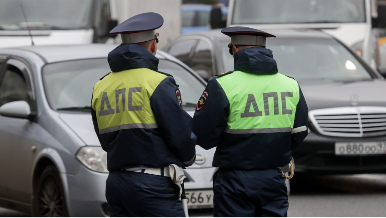 Дагестан вошел в тройку регионов лидеров по количеству нарушений правил дорожного движения Москва Московская область и Республика Дагестан стали регионами с наибольшим показателем нарушителей правил дорожного движения в 2025 году Так в Москве было выявлено более 1 3 млн нарушений в Московской области более 1 2 млн а в Дагестане более 477 тыс следует из статистических данных МВД России Наименьшие показатели нарушения правил ПДД зафиксированы на Чукотке немногим более 2 тыс в Ненецком автономном округе 2 6 тыс и Магаданской области более 10 тыс