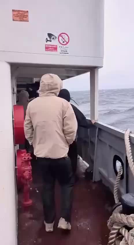 Переправа на Ольхон временно закрыта из-за шторма на Байкале
