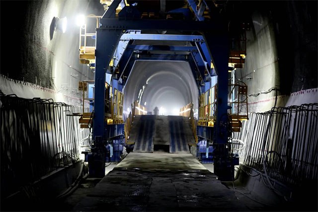 Министры транспорта обсудили ускорение проекта железной дороги Китай Кыргызстан Узбекистан Состоялась трехсторонняя встреча по проекту железной дороги Китай Кыргызстан Узбекистан сообщает пресс служба Министерства транспорта и коммуникаций Кыргызстана   English O zbek tilida Ўзбек тилида На русском iOS Android