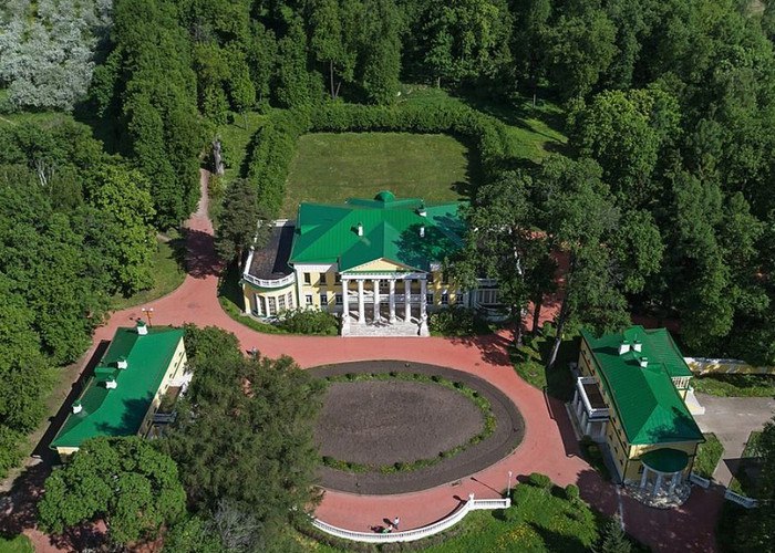 Ансамбль солистов Академического оркестра русских народных инструментов имени Николая Некрасова исполнит музыку отечественных композиторов и фольклор в музее-заповеднике «Горки Ленинские».