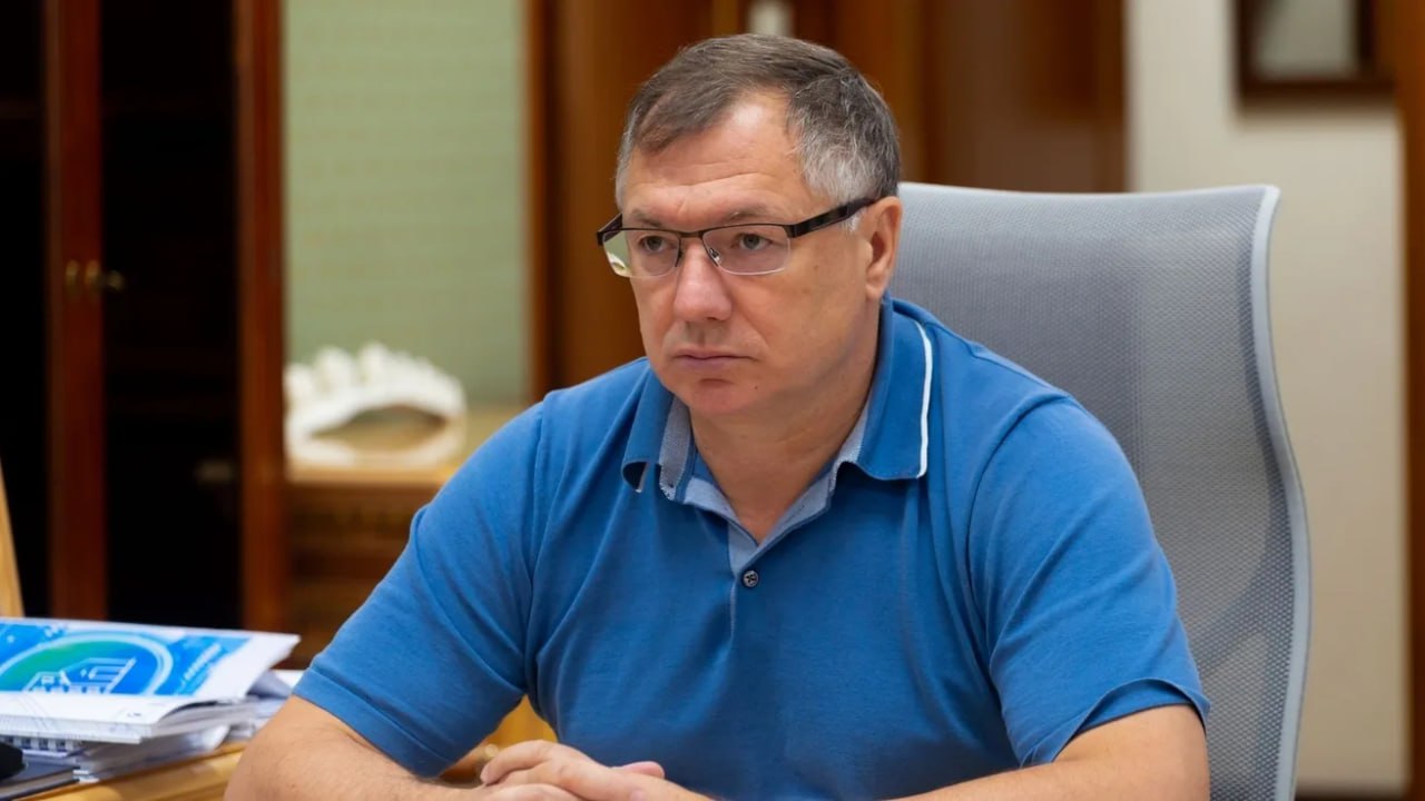 Правительство РФ добавит лимит по льготной ипотеке в Донбассе и Новороссии. Об этом сообщил вице-премьер Марат Хуснуллин в интервью телеканалу «Россия 24».  «Мы поддерживаем ипотеку на новых территориях. Лимит, который у нас был годовой, почти его выбрали. Сейчас будем добавлять лимит, чтобы строилось», — заявил Хуснуллин.    Подписаться   Написать в бот