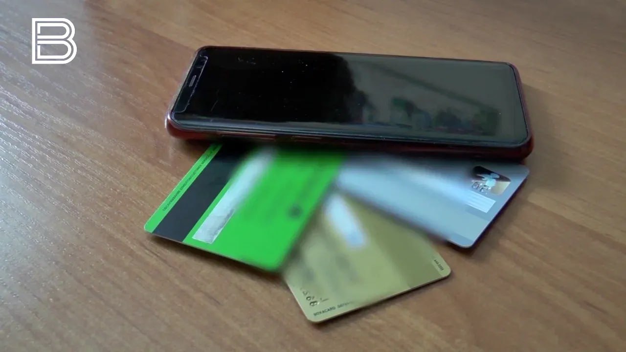 В МВД предупредили о фейковых чатах по поиску пропавших на СВО Мошенники создают в мессенджерах и социальных сетях фиктивные чаты и группы якобы помогающие искать пропавших в зоне СВО Как сообщили в УБК МВД России их цель не помощь родственникам а хищение денег и получение личных данных через вредоносное ПО В ведомстве отметили что злоумышленники рассылают вредоносные программы под видом информации о военнослужащих Все самые важные новости Telegram MAX