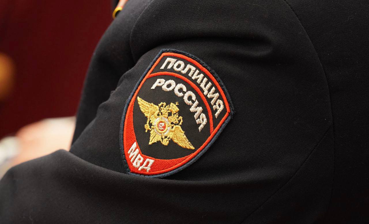 Тольяттинец оформил кредит на 800 тысяч на своего умершего 10 лет назад друга 38-летний мужчина взял данные умершего приятеля, сделал поддельный паспорт и оформил кредит онлайн. Банк заметил неладное и обратился в полицию. Правоохранители быстро вышли на след мошенника. Он заключен под стражу. Теперь полиция ищет тех, кто помог ему сделать фальшивый паспорт.