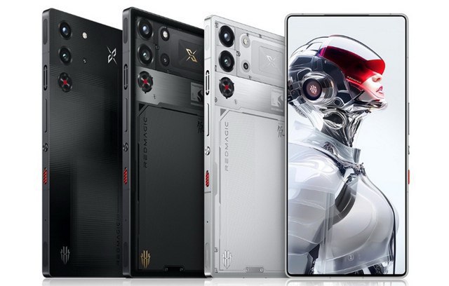 Snapdragon 8 Elite захватил майский топ в AnTuTu — лидирует Red Magic 10S Pro+  Разработчики популярного бенчмарка AnTuTu опубликовали ежемесячный рейтинг самых производительных флагманских Android-смартфонов по итогам мая 2025 года, составленный на основе результатов тестирования устройств китайскими пользователями. В этот рейтинг включаются устройства, для которых было проведено как минимум 1000 верифицированных тестов в AnTuTu.  В минувшем месяце верхние строчки рейтинга заняли смартфоны на базе процессора Qualcomm Snapdragon 8 Elite. Также в десятке лучших есть модели на чипе MediaTek Dimensity 9400+.  Лидером рейтинга стал Red Magic 10S Pro+, показавший средний результат 2 951 251 балл. Смартфон оснащён разогнанным процессором Snapdragon 8 Elite, у которого основное ядро работает на частоте 4,47 ГГц, а графический процессор — на частоте 1,2 ГГц.  Второе место занял Vivo X200 Ultra с результатом 2 907 396 баллов.