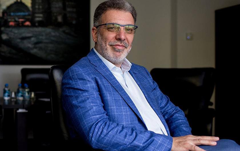 Российский IT-миллиардер Сергей Мацоцкий арестован по делу о даче взятки в особо крупном размере Мацоцкий — один из основателей IT-компании IBS. В 2020 году он вышел из бизнеса и создал собственный холдинг «ГС-Инвест», который объединяет несколько IT-компаний. Мацоцкий также является бывшим членом совета директоров Альфа-банка и «Вымпелкома». По оценкам СМИ, Мацоцкий входит в десятку самых влиятельных людей на российском IT-рынке. За дачу взятки в особо крупном размере ему грозит до 15 лет лишения свободы.