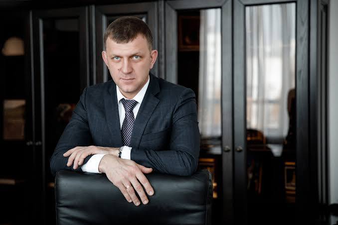 Мэр Краснодара Утром на телефон ЕДДС поступили сообщения от жителей пригородных посёлков Прикубанского округа Краснодара о возможном падении обломков БПЛА По всем адресам информация проверяется Повреждений критической инфраструктуры на территории города нет Уважаемые краснодарцы напоминаю что снимать и выкладывать фото и видео работы ПВО запрещено При обнаружении фрагментов беспилотника не подходите и не трогайте их сообщите по единому номеру экстренных служб 112 Есть интересная новость Присылайте нам  Краснодар Сегодня   канал в MAX ПРИСЛАТЬ НОВОСТЬ