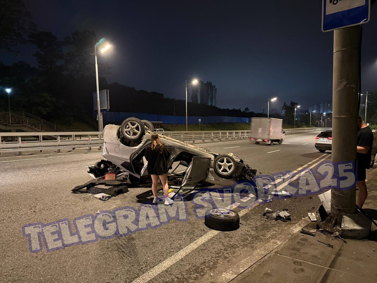 Во Владивостоке на Заре водитель Toyota Prius перевернул автомобиль на крышу Сообщается, что сегодня ночью в районе остановки Академическая водитель Toyota Prius не справился с управлением, вследствие чего автомобиль перевернулся. По чудесным обстоятельствам, никто не пострадал в ДТП. Источник АВТОГАРАНТ Админу