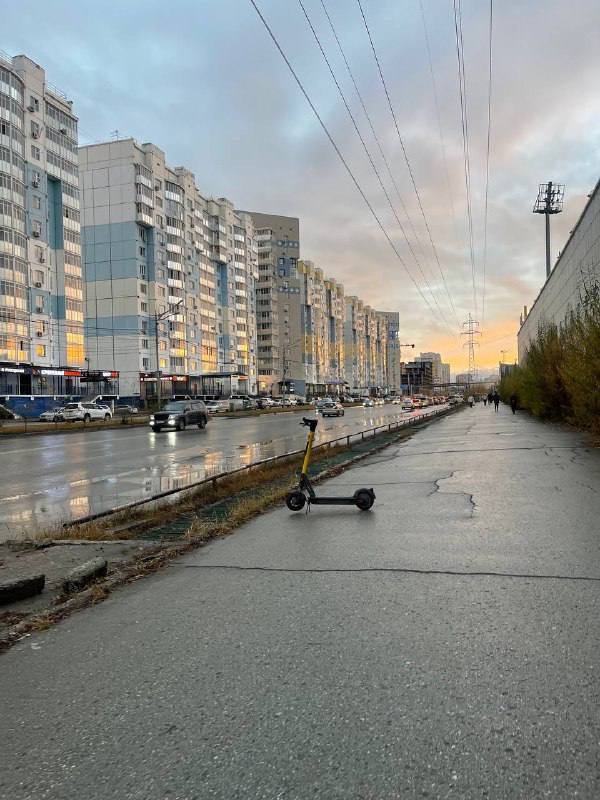 ⏺ Более 220 пользователей электросамокатов заблокировали в Якутске В Якутске с начала весеннего сезона за нарушения заблокировали 221 пользователя электросамокатов, оштрафовали 69. Основные виды нарушений – езда вдвоём, не спешивание при пересечении пешеходных переходов. Фото нарушений можно отправить в чат-бот в Телеграме . Сообщается, что в городе планируют провести обучения правилам пользования электросамокатами для новичков.