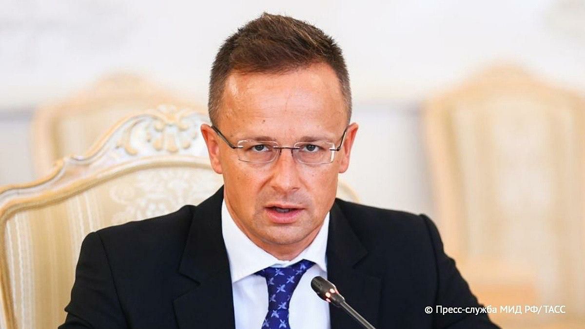 Венгрия и Словакия заблокировали на встрече ЕС план Еврокомиссии по отказу от нефти и газа из РФ, но за его отмену еще предстоит бороться, сообщил Сийярто.