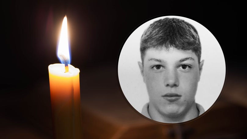 CEITI выразил соболезнования в связи со смертью ученика в спортзале Центр превосходства в области информатики и информационных технологий CEITI выразил соболезнования семье Дорин Попы ученика который скончался в понедельник 27 октября в спортзале в секторе Ботаника Кишинёва В своем заявлении CEITI выразил глубокую скорбь по поводу утраты молодого человека и пожелал чтобы Бог принес утешение и силы его семье На место происшествия прибыли полицейские и медики скорой помощи однако врачи лишь констатировали смерть подростка Подписаться