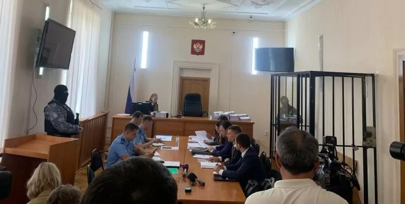 Предварительное заседание суда по делу о национализации бизнеса Константина Струкова пройдет в закрытом режиме Как отметил судья, гражданский иск заместителя генерального прокурора рассматривается в связи с получением бизнеса коррупционным путем. Стороны, в том числе прокуратура и представитель ПАО «Южуралзолото Группа Компаний» ЮГК , сославшийся на закон о коммерческой тайне, выступили за проведение заседания в закрытом режиме. ПОДРОБНЕЕ URALPRESS.RU