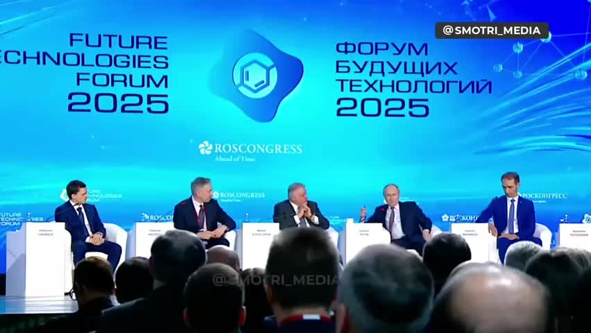 Путин поддержал разработку подводных газовозов с участием Газпрома и Новатэка