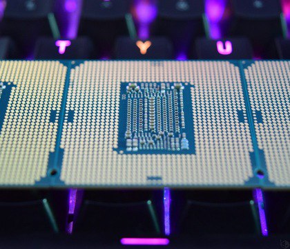 Microsoft отказалась от поддержки чипов Intel Core 10-го поколения и более старых в Windows 11  Авторитетный инсайдер под псевдонимом harukaze5719 изучил обновленную документацию к Windows 11 24H2 и обнаружил, что в списке нет процессоров Intel Core 10-го поколения и более ранних моделей. Таким образом, в Microsoft решили прекратить их официальную поддержку своей актуальной операционной системе.  Читать далее