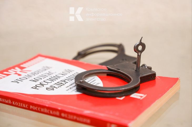 В Крыму мошенники развели участника СВО Председатель Следственного комитета России Александр Бастрыкин поручил возбудить уголовное дело по факту мошенничества в отношении участника специальной военной операции из Крыма Об этом сообщили в пресс службе ведомства В соцсетях появилось обращение общественников к Бастрыкину Они попросили защитить права участника СВО Он на одной из интернет площадок приобрел транспортную технику и перевел часть денежных средств но товар ему не поставили а продавцы не отвечают на звонки говорится в сообщении Крымские следователи начали проводить проверку Бастрыкин поручил возбудить уголовное дело Руководителю Следкома представят доклад Читайте новости Крыма первыми в нашем Telegram канале и даже когд Подробнее