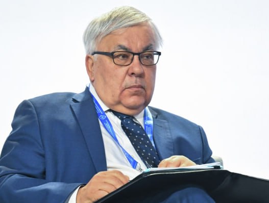 Россия намерена сменить своего посла в Турции Новым главой дипмиссии станет заместитель министра иностранных дел Сергей Вершинин. Об этом сообщает «Коммерсантъ» со ссылкой на свои источники. Дипломат сменит на посту российского посла в Турции Алексей Ерхова, занимающего должность с 2017 года. Вершинин ранее возглавлял департамент Ближнего Востока и Северной Африки МИДа России. С 2013-го активно занимался сирийским урегулированием. С января 2017-го стал главой российской делегации на переговорах в астанинском формате. Принимал участие во встречах с представителями сирийской оппозиции в Женеве и Вене. Подпишись на «Говорит Москва»