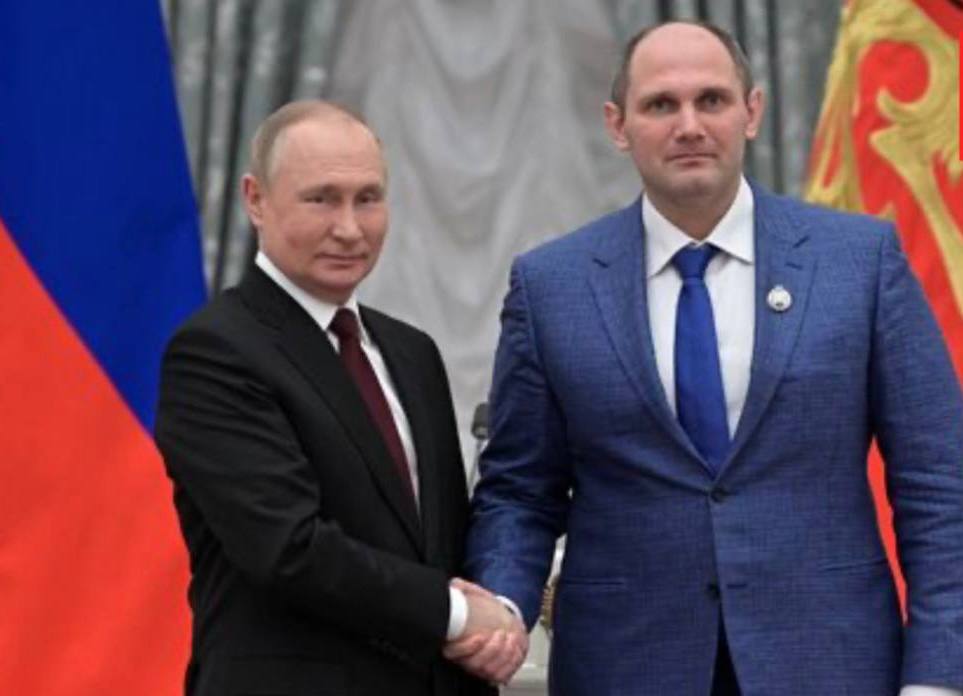 Владимир Путин наградил знаком отличия За наставничество президента Федерации дзюдо Санкт Петербурга Михаила Рахлина Подписывайтесь на Главное в Телеграм ВКонтакте Одноклассниках MAX