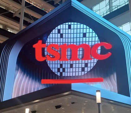 Выручка TSMC в третьем квартале превзойдет прогнозы аналитиков — Reuters  За счет огромного потока заказов со стороны Apple, NVIDIA, Qualcomm, MediaTek и AMD доходы тайваньского производителя полупроводников TSMC неизменно растут от месяца к месяцу. Скоро компания опубликует новый финансовый отчет, но уже сейчас есть предварительные данные по выручке за третий квартал.  Читать далее