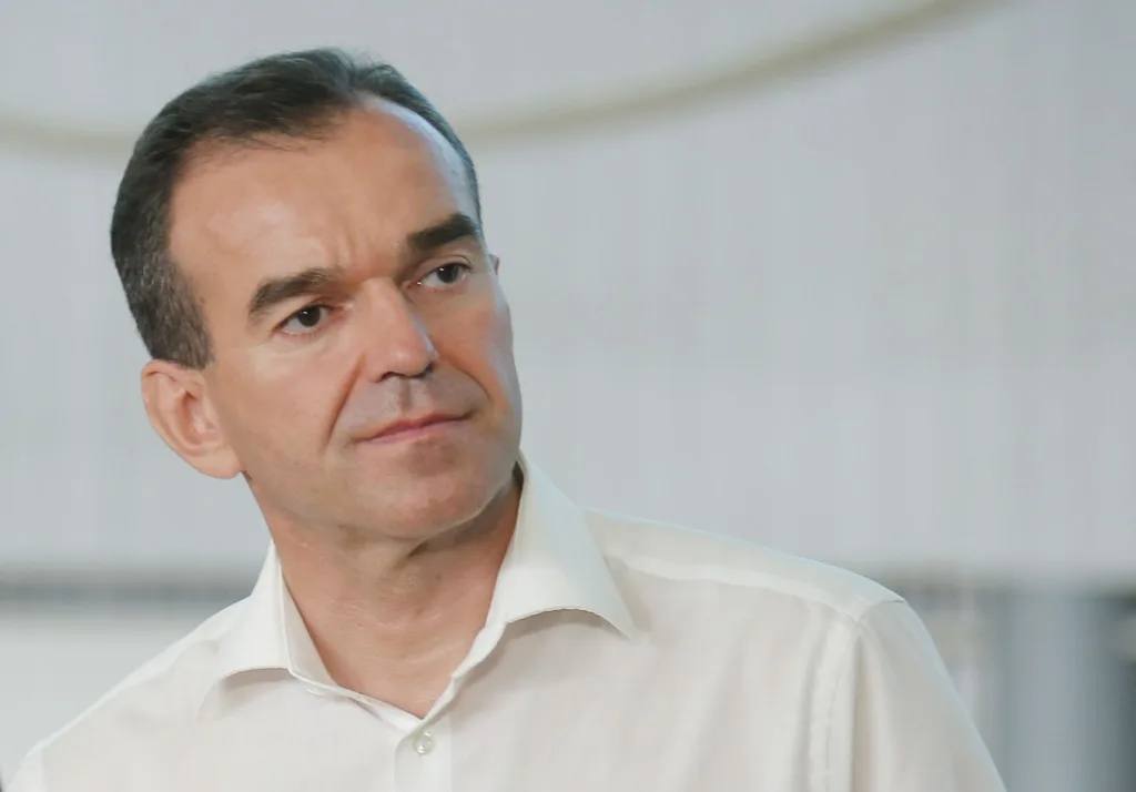 Вениамин Кондратьев: По итогам объезда провел совещание. Принял решение:   теперь в комплексную застройку территорий вместе со школами и детскими садами должны обязательно входить и поликлиники. Только так сможем снять острый дефицит медучреждений.    : Новости / Подработка / Акции / Помощь