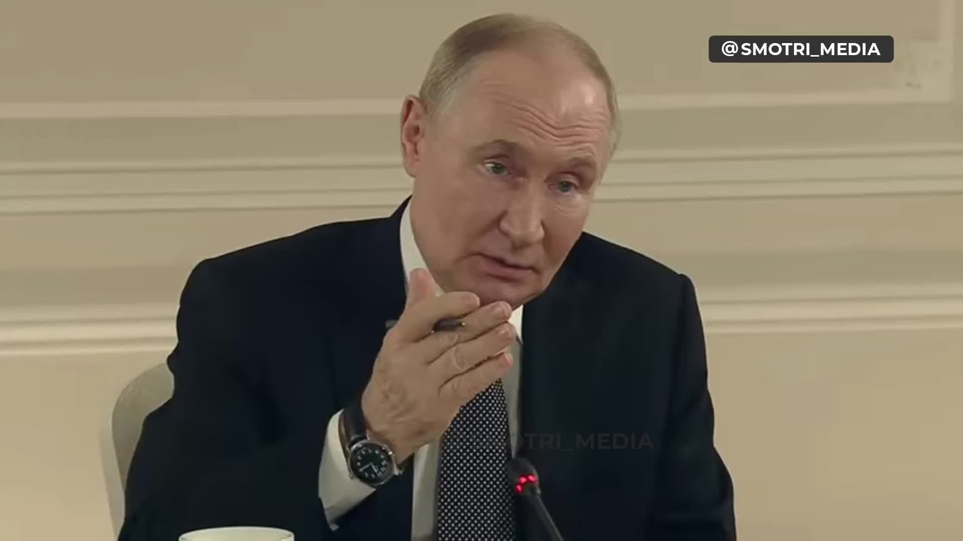 Путин и президент Индонезии обсудили вклад страны в развитие БРИКС