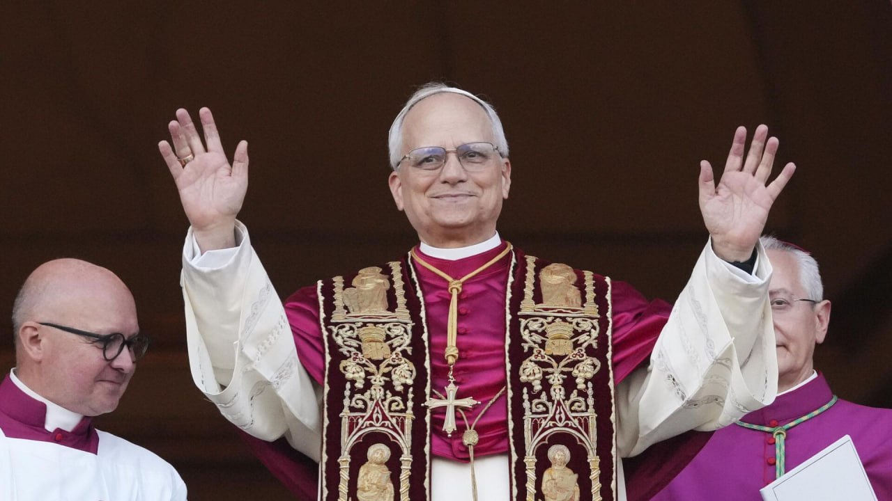 Папа Римский Лев XIV во время визита в Турцию посетит Армянский храм Поездка понтифика в Турцию и Ливан запланирована на 27 ноября 2 декабря 2025 года и станет первым его апостольским путешествием за пределы Италии В праздник апостола Андрея Первозванного 30 ноября Папа Римский начнет день с молитвы в армянском соборе затем примет участие в Божественной литургии в Патриаршей церкви Святого Георгия и после экуменического благословения пообедает со Вселенским Патриархом Об этом сообщила пресс служба Ватикана alphanewsam Подписка на Alpha News ВК Дзен Сайт TikTok Facebook Instagram YouTube X twitter