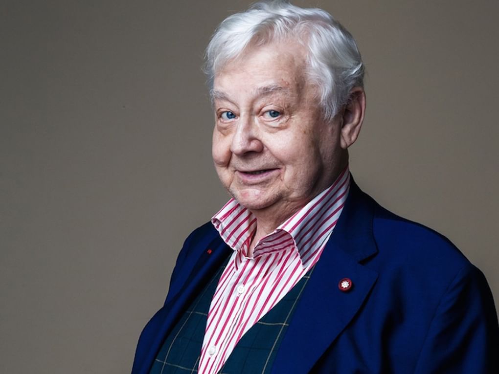 В минувшее воскресенье исполнилось 90 лет со дня рождения любимого не одним поколением саратовцев актера Олега Павловича Табакова Сегодня в гимназическом корпусе художественного музея им А Н Радищева Саратов ул Первомайская 75 состоится презентация выставки Олег Табаков Настоящая жизнь посвященная юбилею нашего знаменитого земляка Выставка представит уникальные материалы из архивов театра Современник МХТ им Чехова частных коллекций и семейного архива Олега Табакова Познакомиться с экспозицией можно с 22 августа по 5 октября