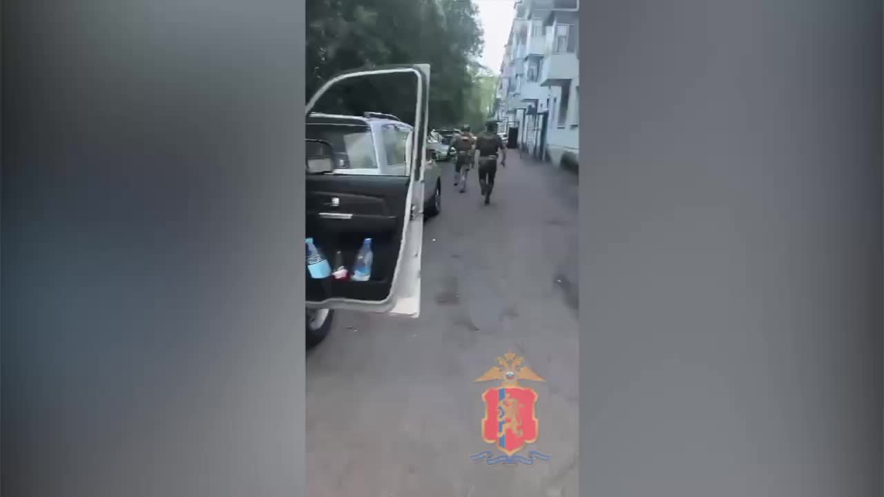 В Железногорске задержаны мошенники, спаивавшие мужчину для завладения его квартирой