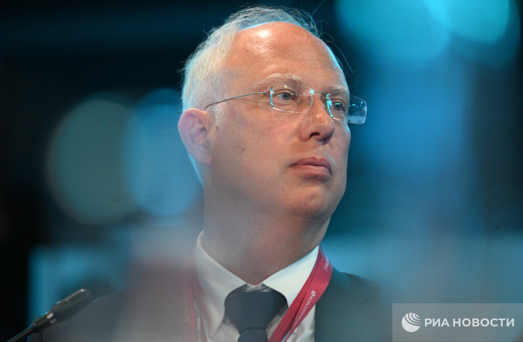 Закон и здравый смысл пока победили заявил Кирилл Дмитриев комментируя отказ Евросоюза от конфискации российских активов Принятое по итогам многочасового заседания решение спецпредставитель президента России назвал мощнейшим ударом по подстрекателям войны в ЕС во главе с провалившейся Урсулой Подписаться на РИА Новости