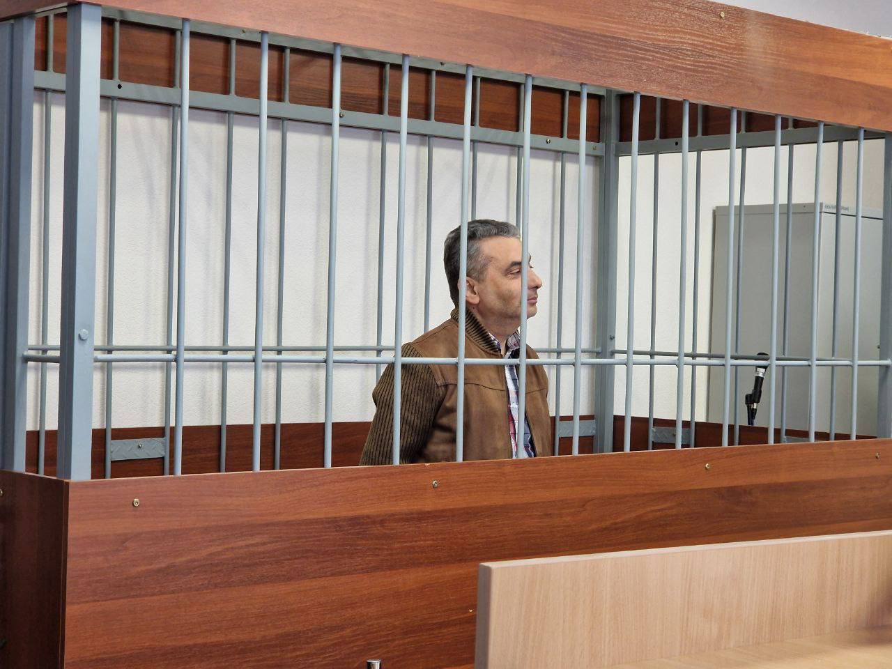 Псковский областной суд оставил без изменения меру пресечения для Льва Шлосберга Ранее Псковский городской суд избрал меру пресечения в виде домашнего ареста на 2 месяца с возложением определенных запретов и ограничений. Льву Шлосбергу предъявлено обвинение по статье о публичных действиях, направленных на дискредитацию Вооруженных Сил РФ. Признан иностранным агентом