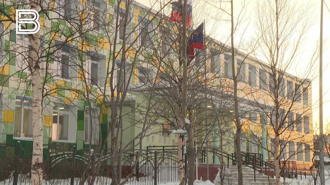 В Минздраве назвали самые частые заболевания у российских школьников Наиболее распространёнными среди российских школьников остаются болезни органов дыхания и глаз сообщил министр здравоохранения РФ Михаил Мурашко Рост заболеваемости также наблюдается в области эндокринных нарушений включая ожирение и болезней костно мышечной системы Особое внимание министр уделил росту близорукости во всех возрастных группах связав это с активным использованием компьютерной техники Все самые важные новости Telegram MAX