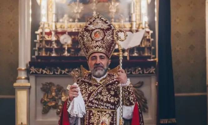 Призыв премьер-министра «освободить алтарь» является нападением на духовный центр всех армян: предстоятель Армянской епархии Румынии .