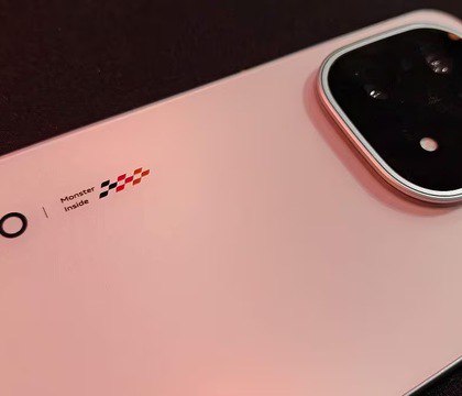 DCS показал схему системы охлаждения iQOO 15 Ultra смартфон получит крупнейшую на рынке турбину Бренд iQOO вовсю готовится к запуску своего первого Ультра смартфона Устройства подобного уровня от Samsung Xiaomi и других брендов делают ставку на мощные камеры но iQOO 15 Ultra позиционируется в первую очередь как идеальный аппарат для мобильного гейминга