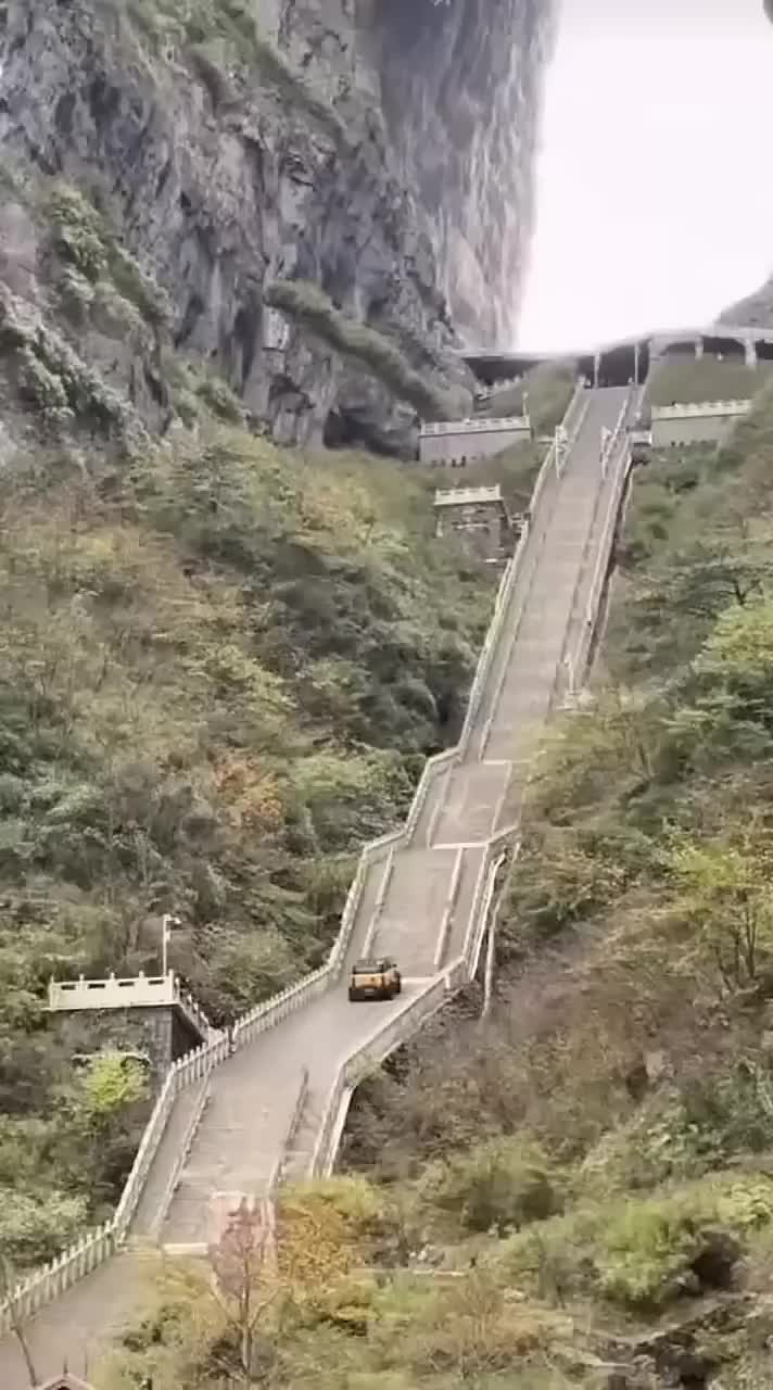 Chery приносит извинения после неудачной рекламы кроссовера Fengyun X3L на горе Тяньмэнь